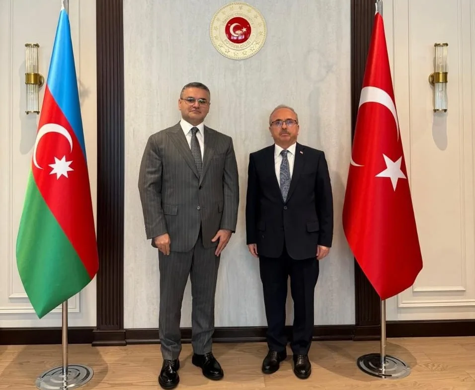 Türkiyə Respublikasının səfiri Birol Akgün ilə Azərbaycan Zərgərlər Assosiasiyasının İdarə Heyətinin sədri Toğrul Abbasquliyev arasında görüş baş tutub