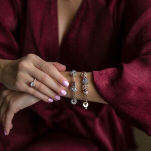 “Pandora” təbii almazdan imtina edir