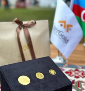 “AzerGold” QSC-nin qızıl sikkə kolleksiyaları Birləşmiş Krallıqda nümayiş olunub